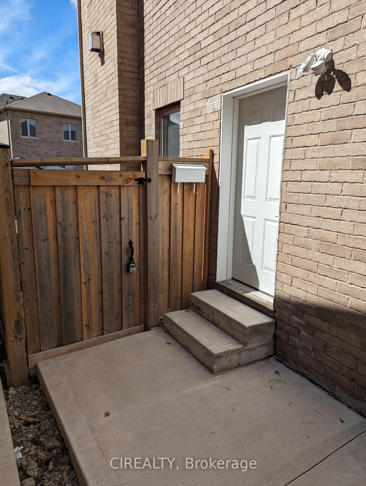 Photo 8 of Unit Lower, 48 Newhouse Boulevard, Caledon, Rural Caledon — HOMEH