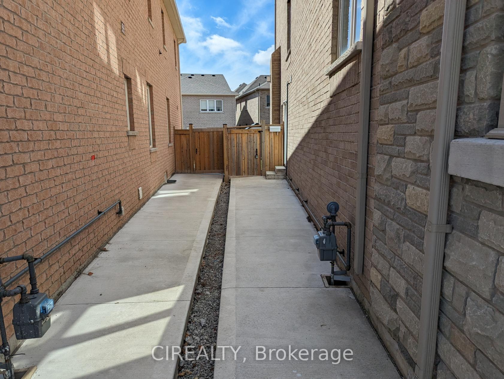 Photo 12 of Unit Lower, 48 Newhouse Boulevard, Caledon, Rural Caledon — HOMEH