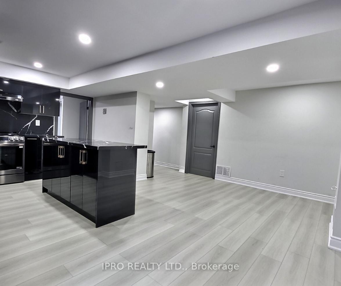 Photo 4 of 40 Capistro Street, Brampton, Fletcher's Meadow — HOMEH