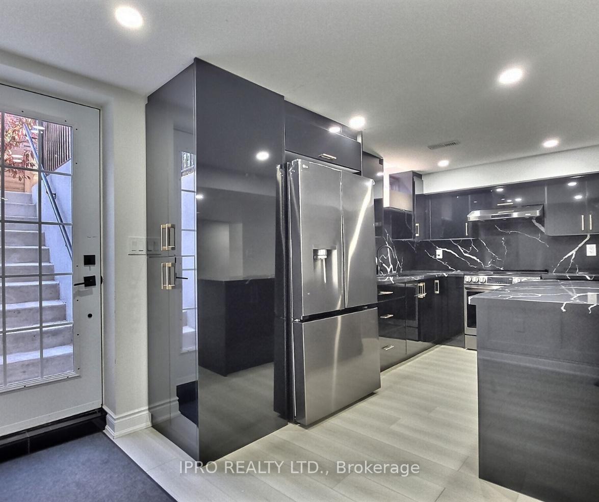 Photo 10 of 40 Capistro Street, Brampton, Fletcher's Meadow — HOMEH