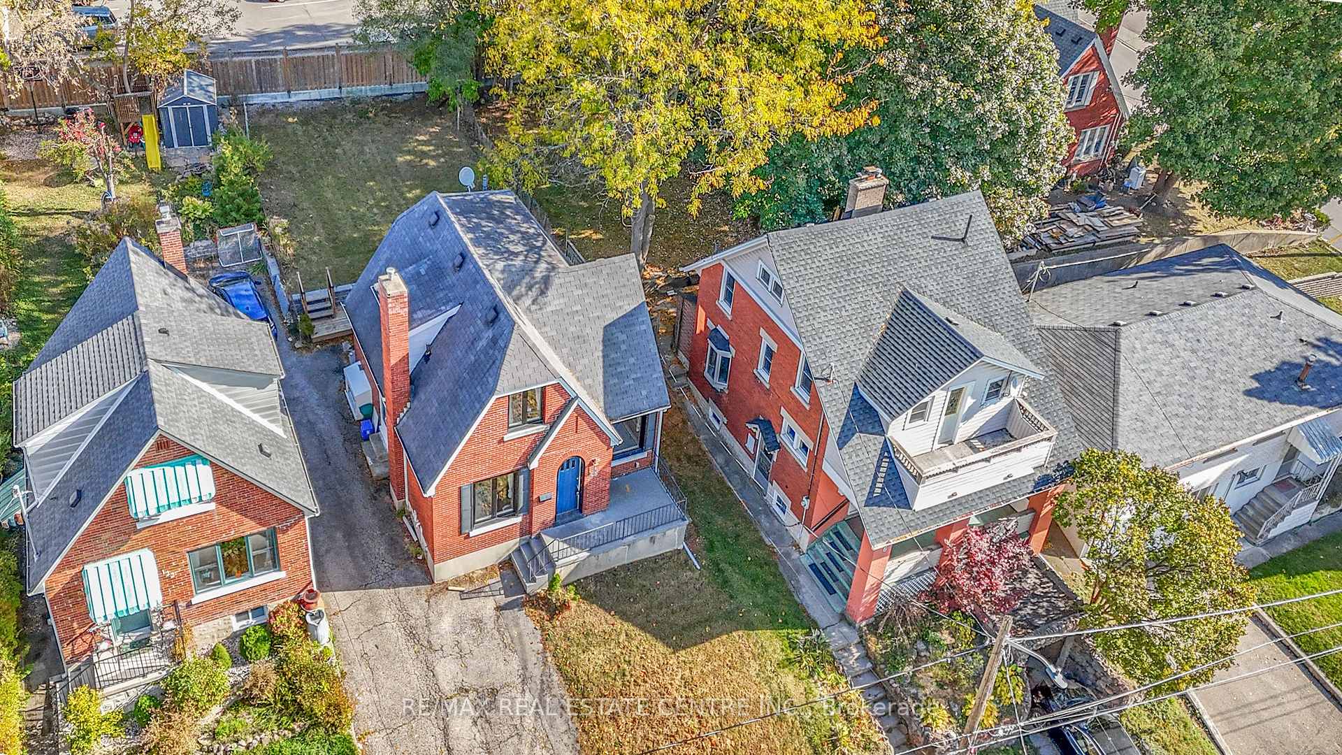 Photo 2 of 124 St George Street, Kitchener — HOMEH