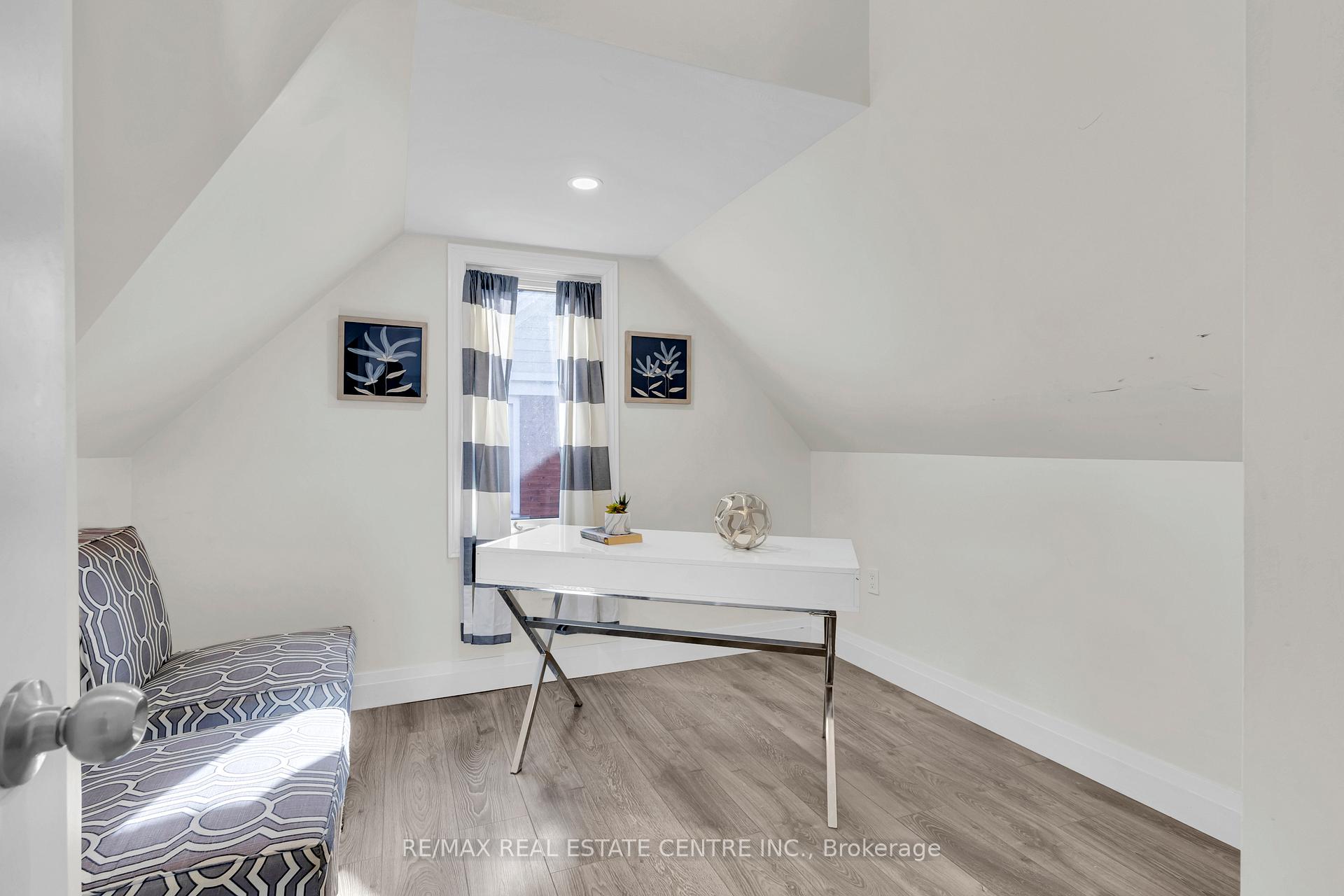 Photo 19 of 124 St George Street, Kitchener — HOMEH