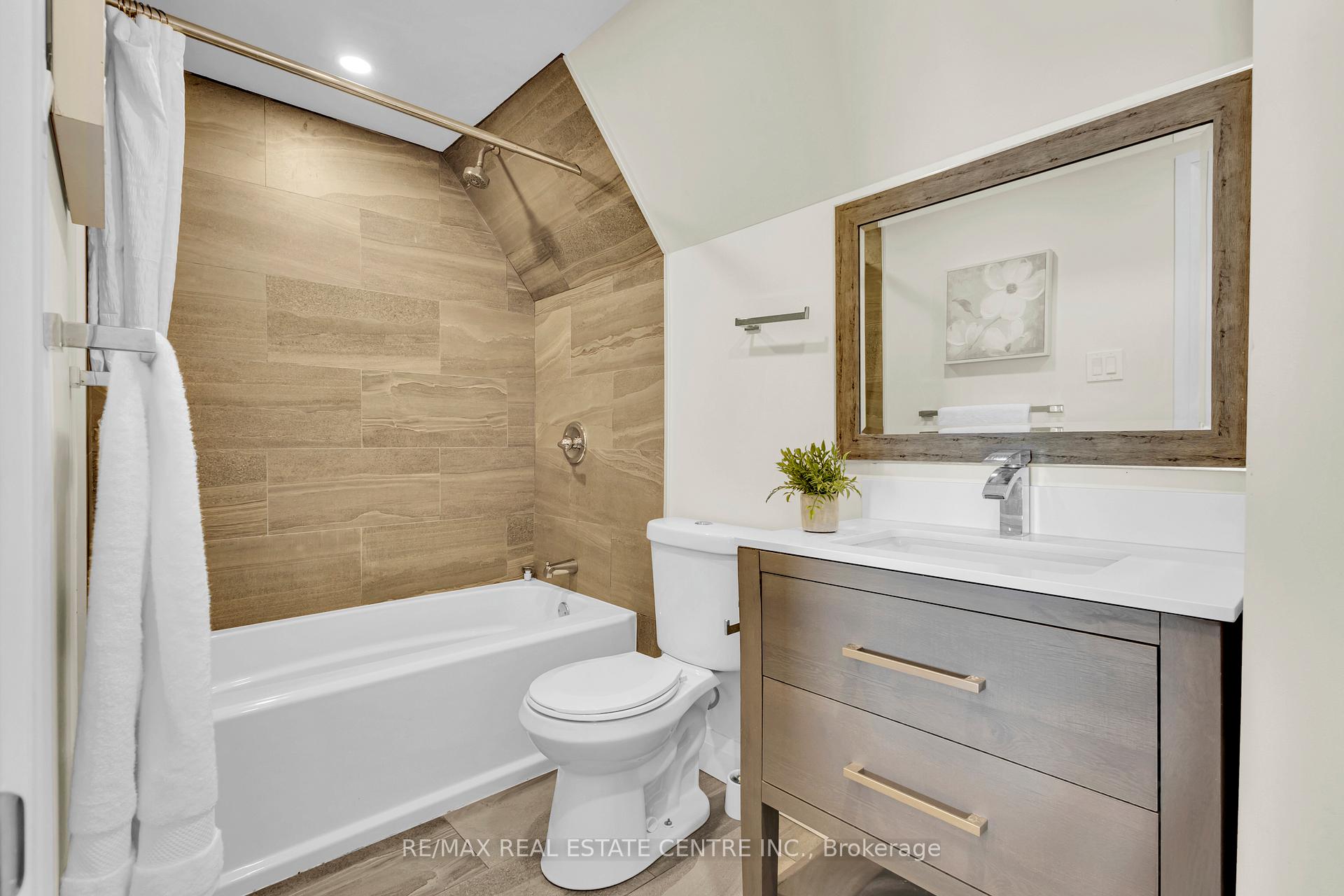 Photo 25 of 124 St George Street, Kitchener — HOMEH