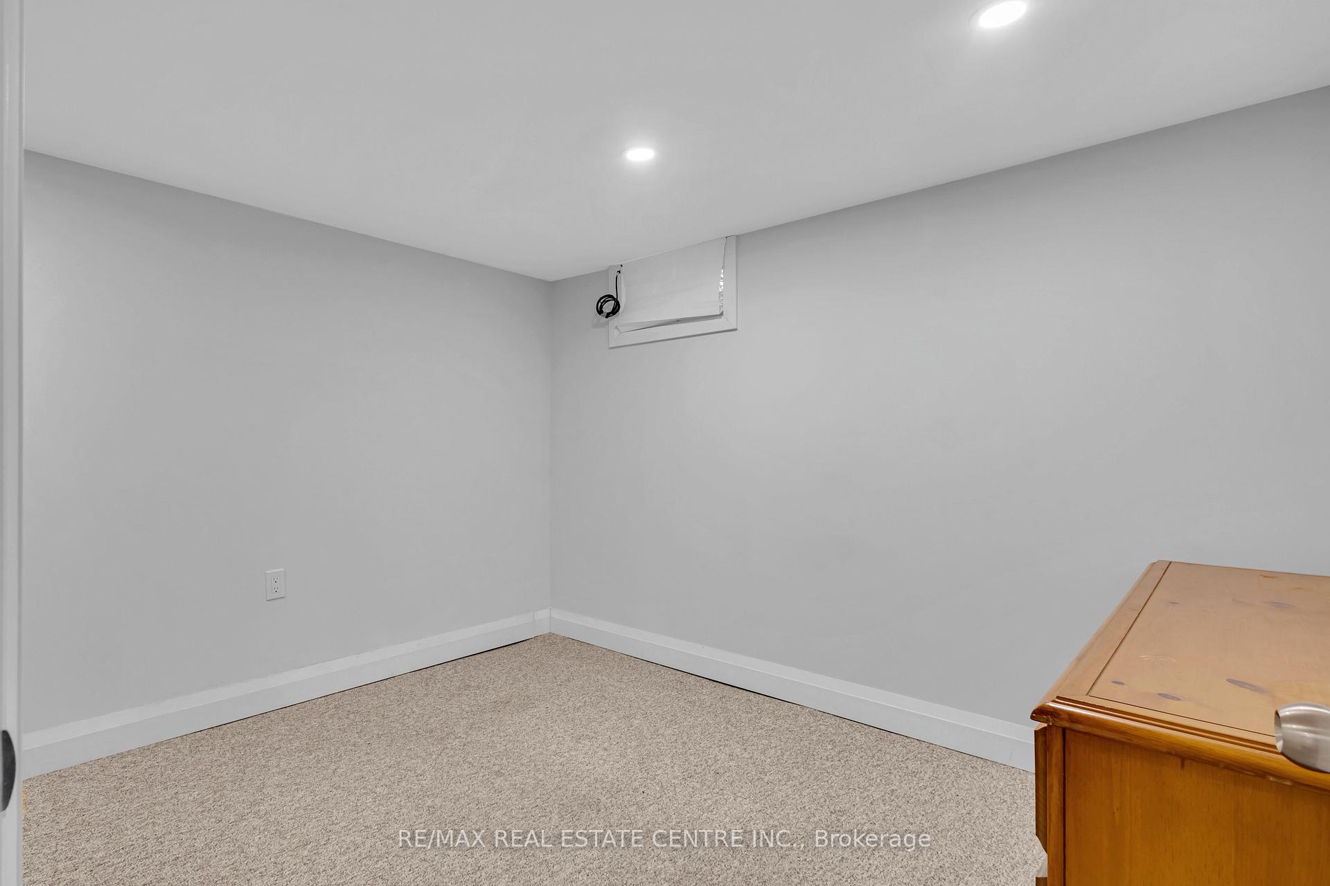 Photo 33 of 124 St George Street, Kitchener — HOMEH