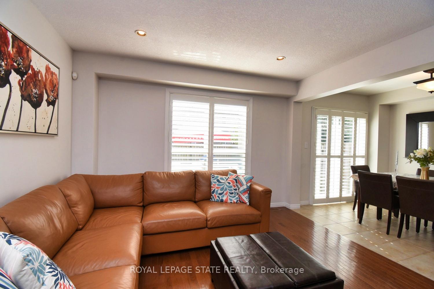 Photo 5 of 15 Clement Drive, Hamilton, Stoney Creek — HOMEH