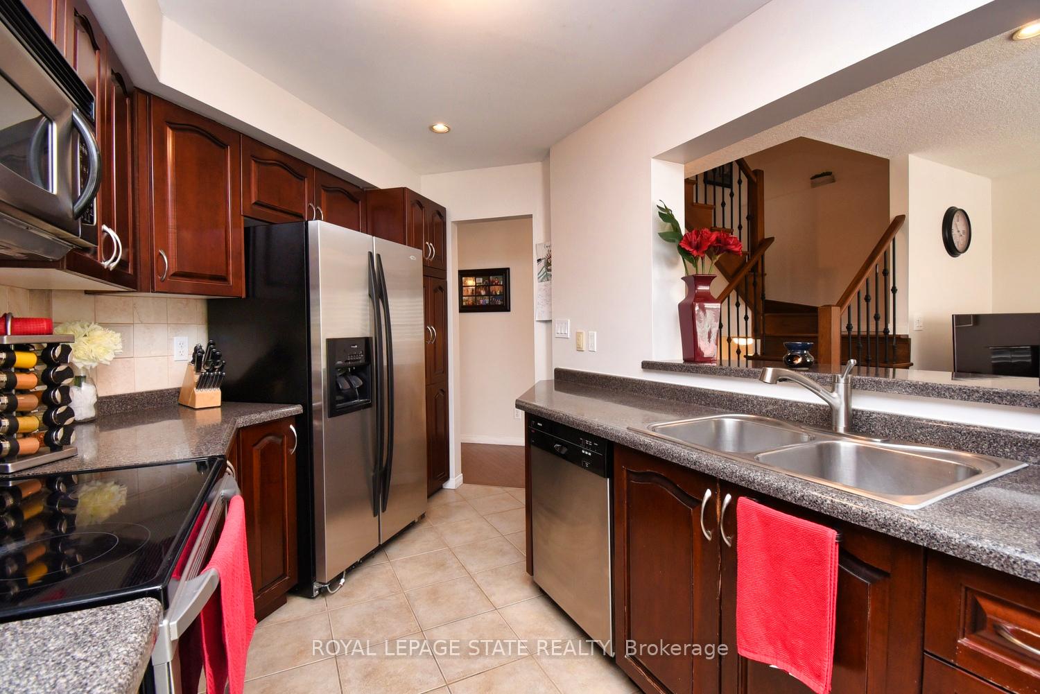 Photo 4 of 15 Clement Drive, Hamilton, Stoney Creek — HOMEH