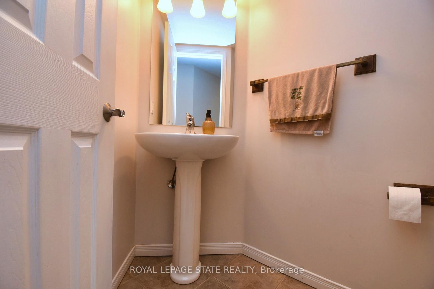 Photo 18 of 15 Clement Drive, Hamilton, Stoney Creek — HOMEH