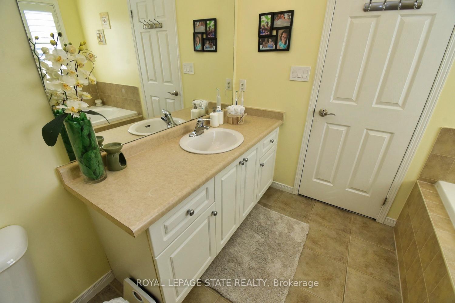 Photo 21 of 15 Clement Drive, Hamilton, Stoney Creek — HOMEH