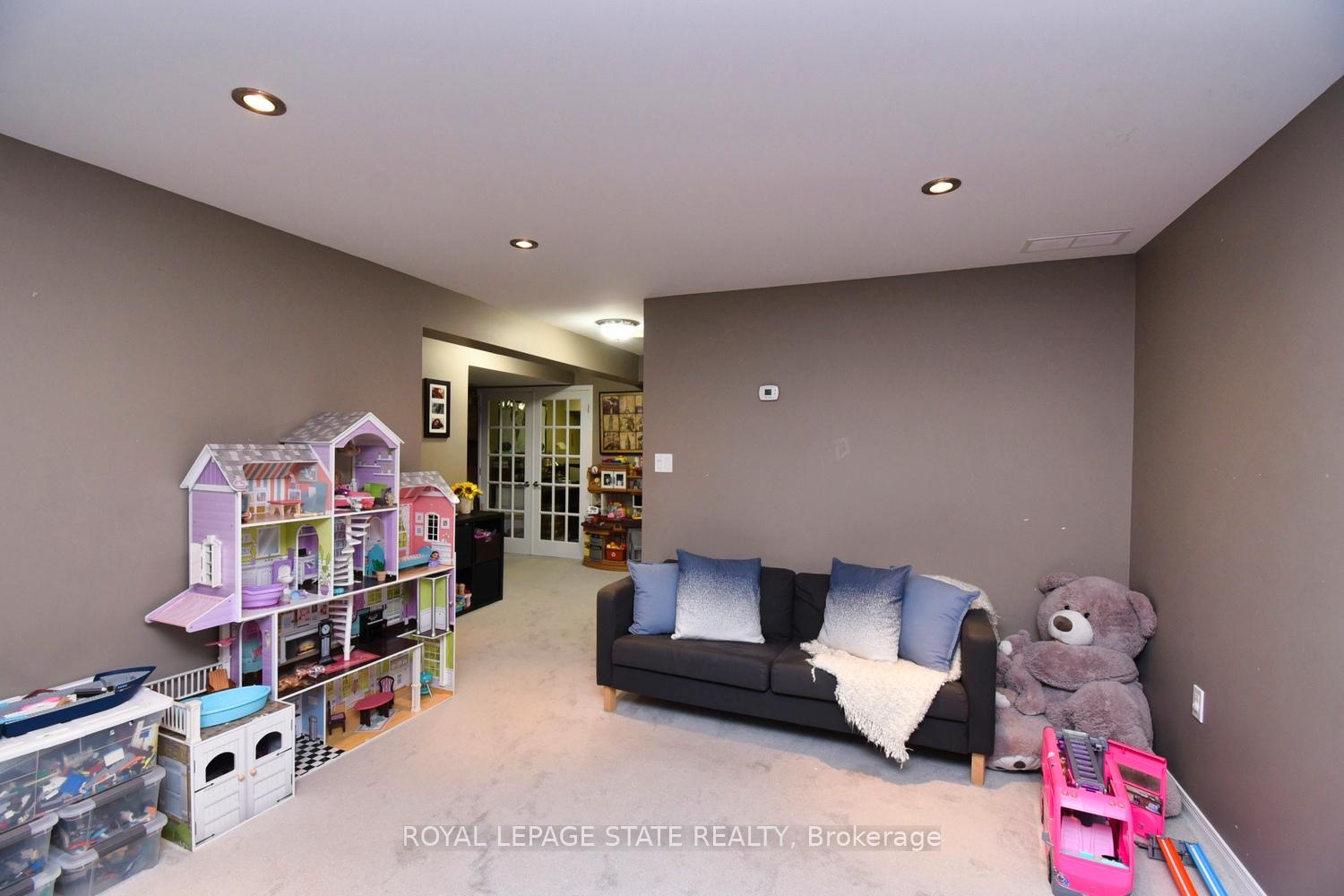 Photo 26 of 15 Clement Drive, Hamilton, Stoney Creek — HOMEH