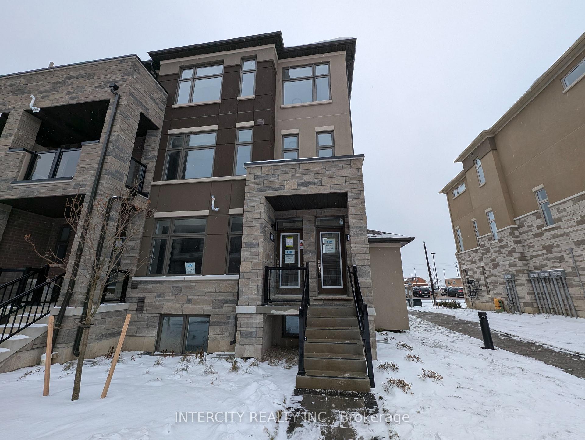 Front of Unit 47, 25 Fieldridge Crescent
