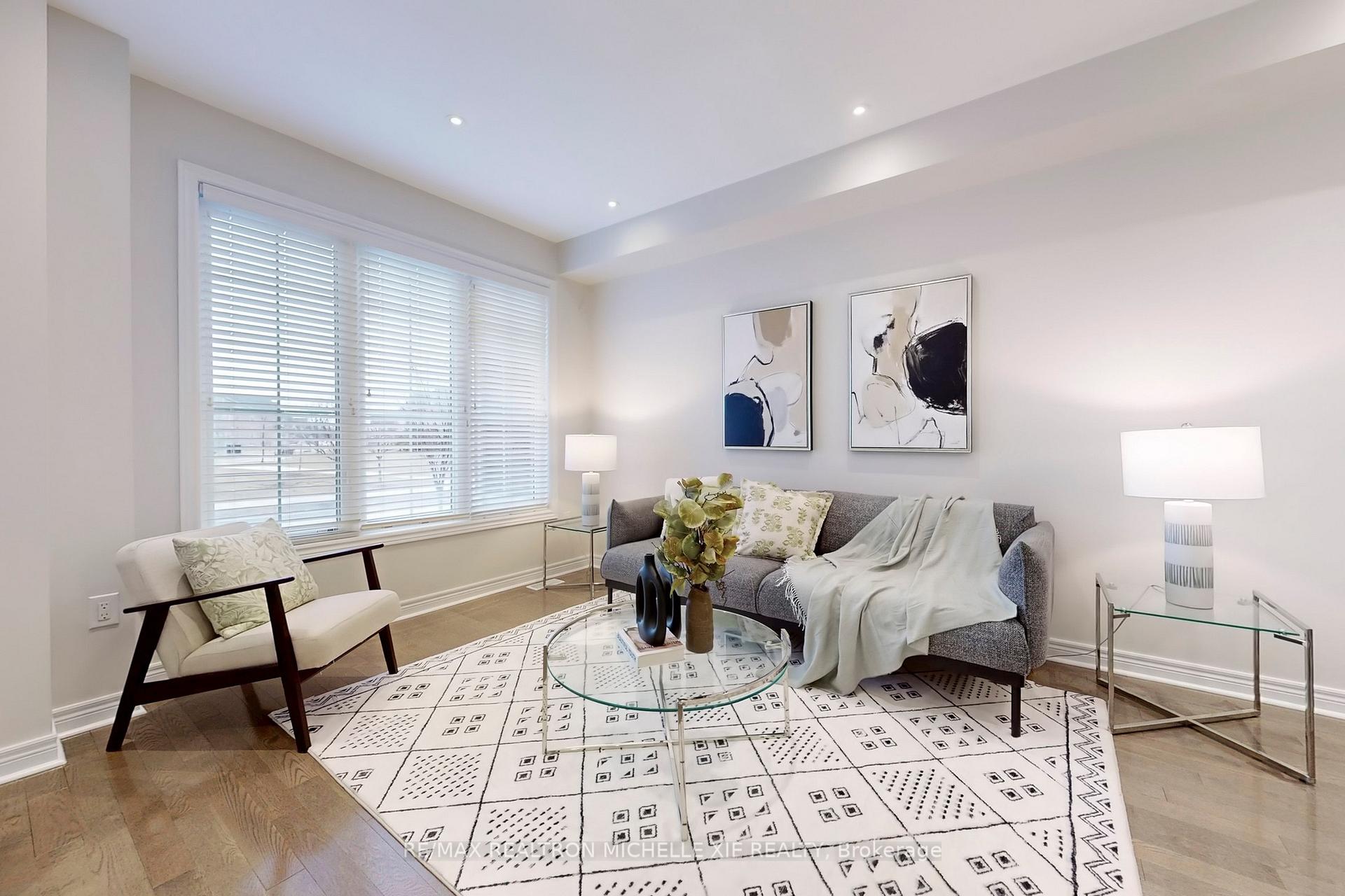 Photo 6 of 134 William Berczy Boulevard, Markham, Berczy — HOMEH