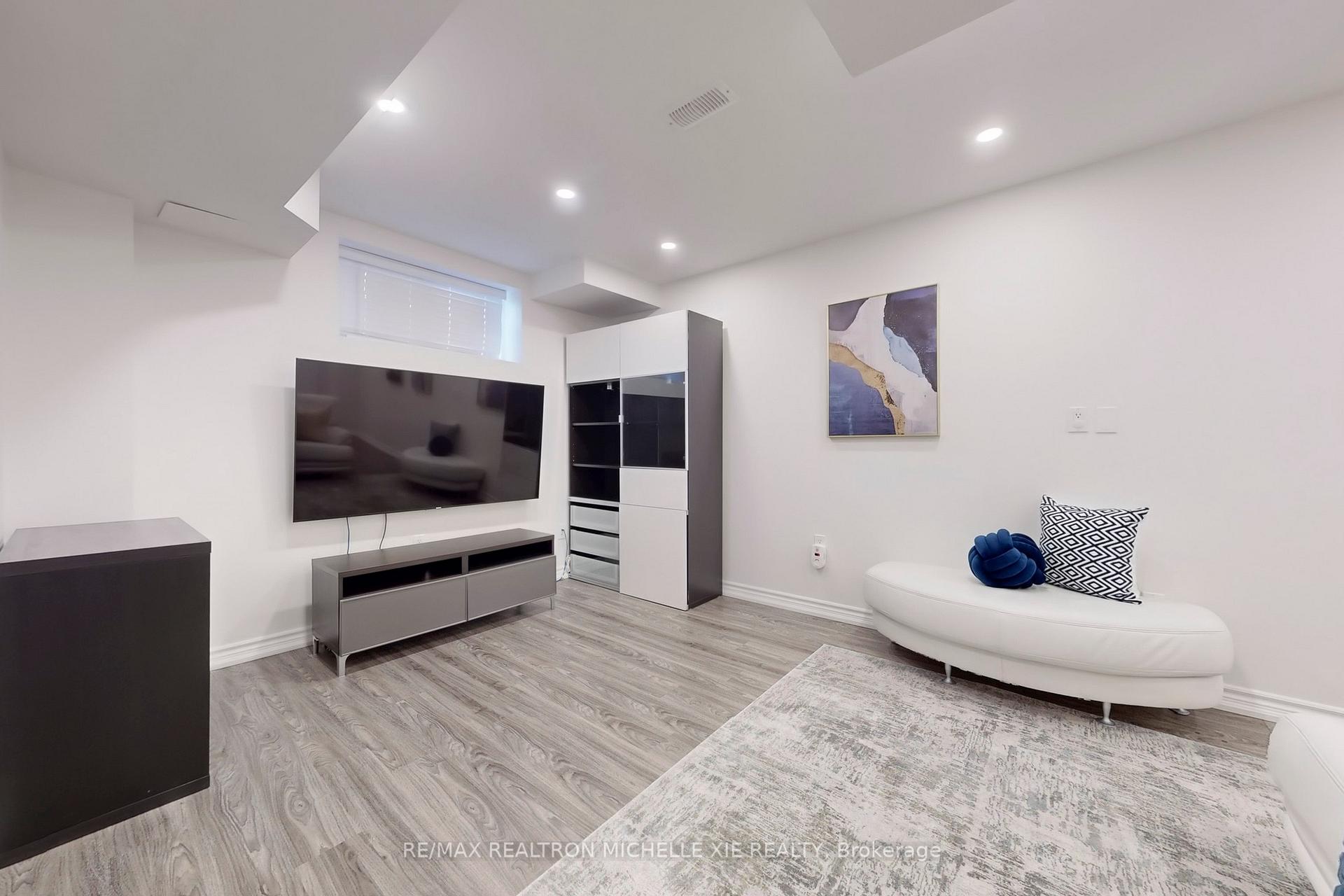 Photo 27 of 134 William Berczy Boulevard, Markham, Berczy — HOMEH