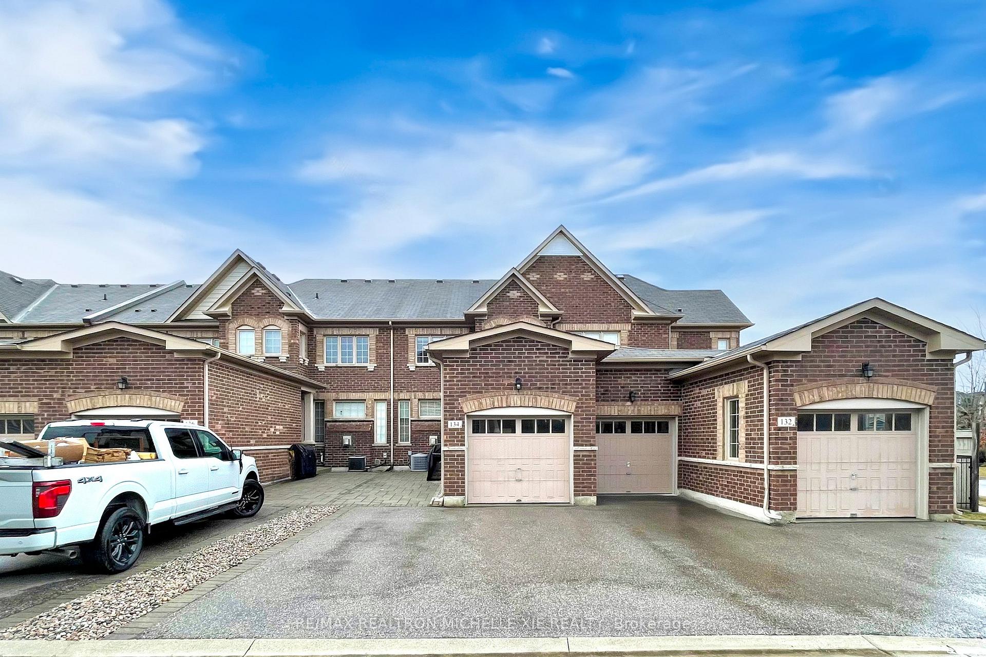 Photo 37 of 134 William Berczy Boulevard, Markham, Berczy — HOMEH