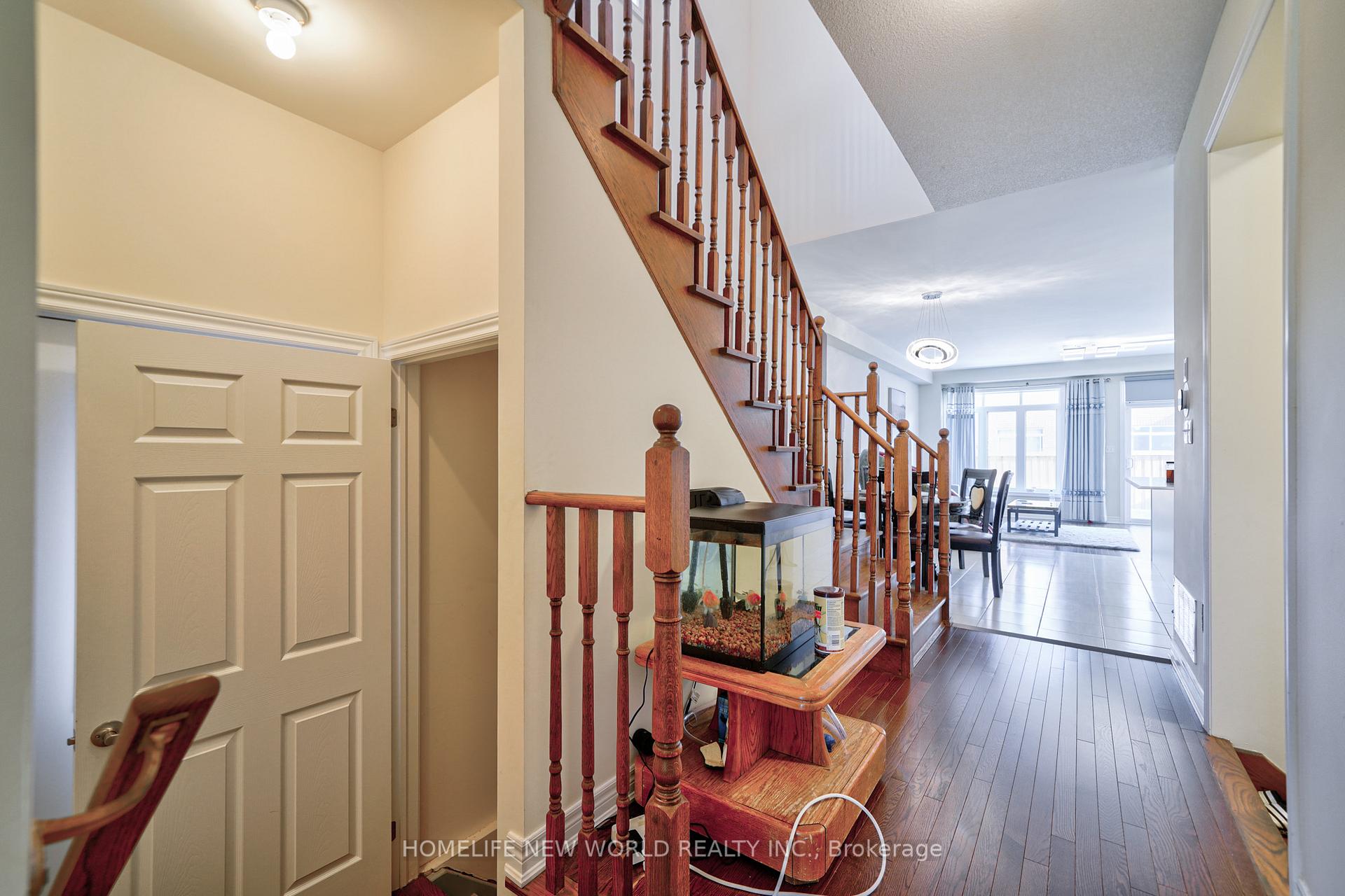 Photo 5 of 14 Reddington Road, Markham, Cedarwood — HOMEH