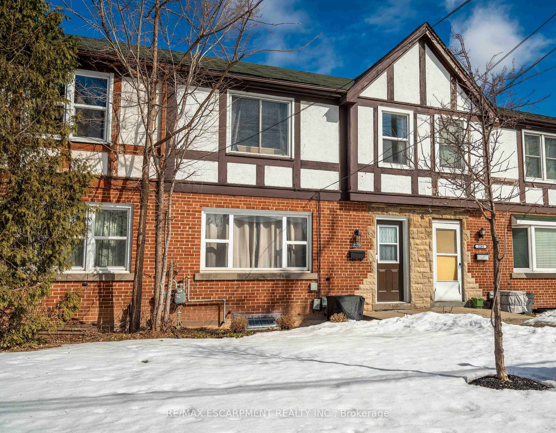 Front of 2279 King Street E