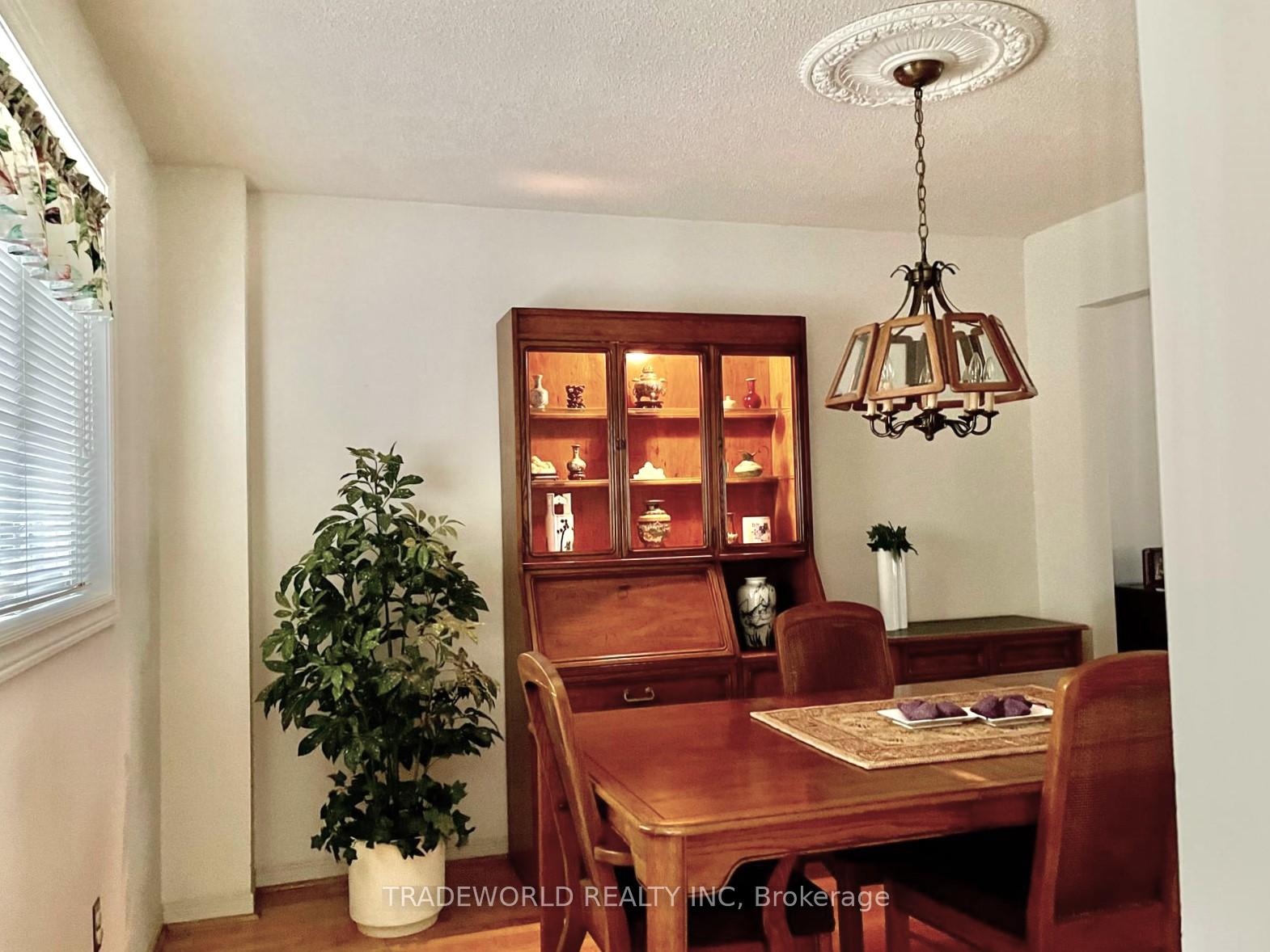 Photo 11 of 292 Green Lane, Markham, Thornhill — HOMEH