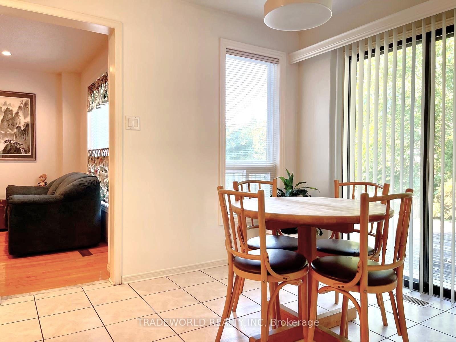 Photo 6 of 292 Green Lane, Markham, Thornhill — HOMEH