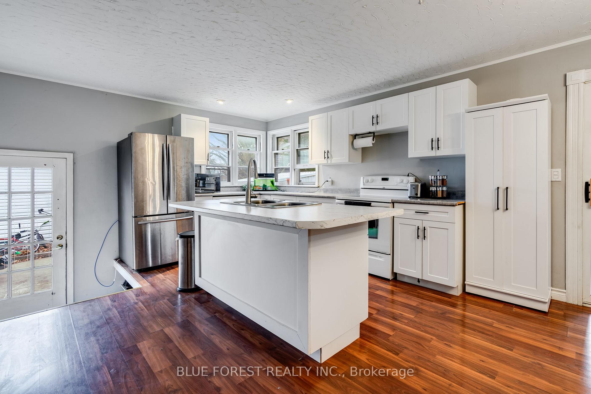 Photo 11 of 39 John Street, Chatham-Kent, Chatham — HOMEH
