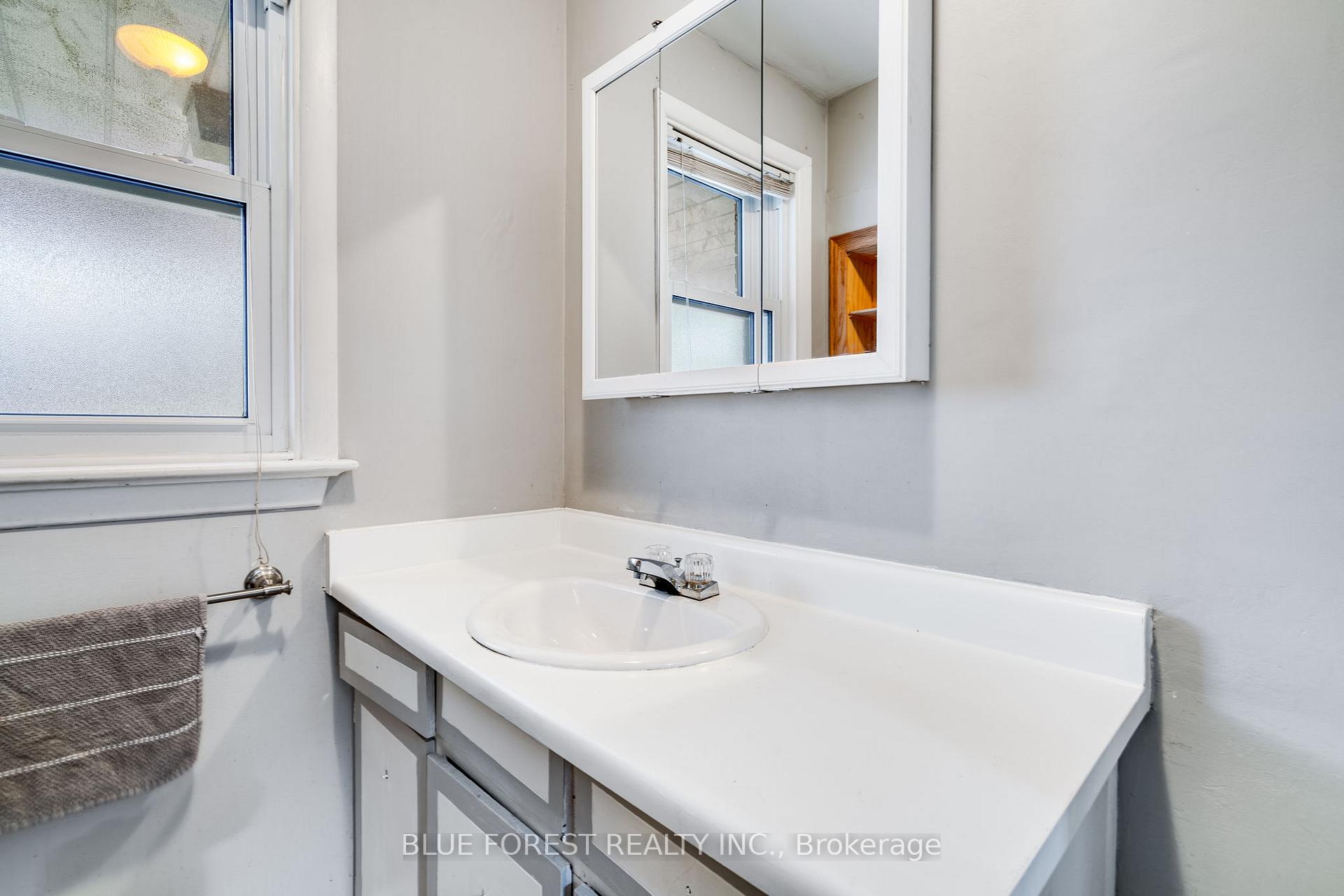 Photo 19 of 39 John Street, Chatham-Kent, Chatham — HOMEH