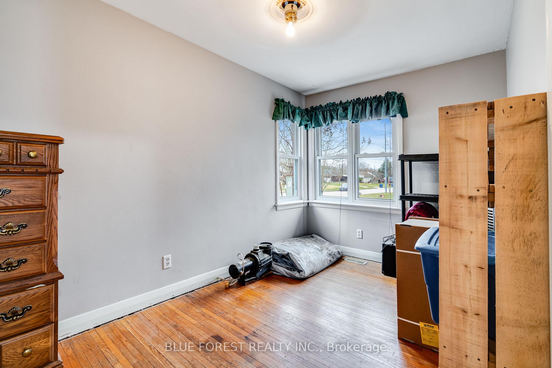 Photo 25 of 39 John Street, Chatham-Kent, Chatham — HOMEH