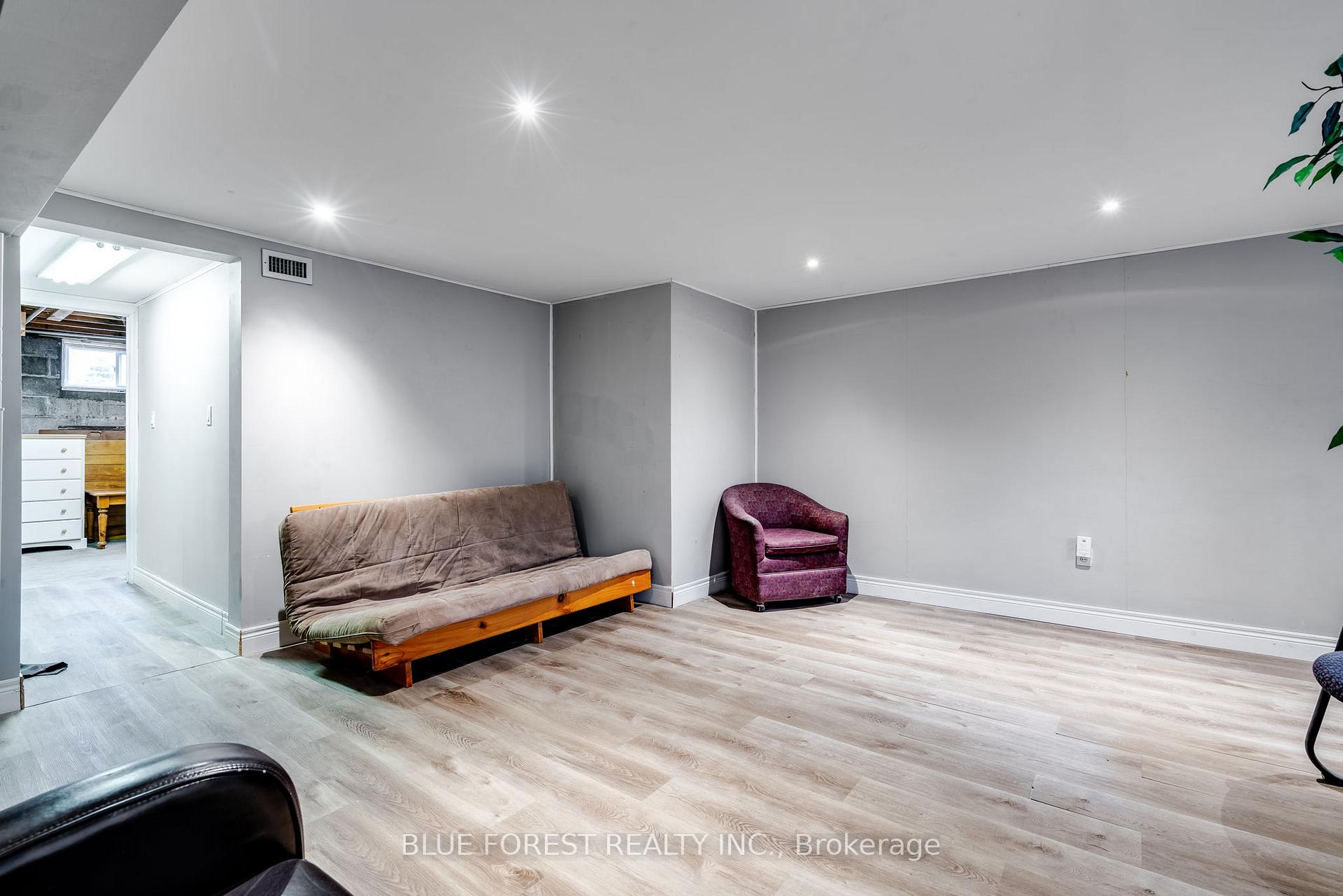 Photo 20 of 39 John Street, Chatham-Kent, Chatham — HOMEH