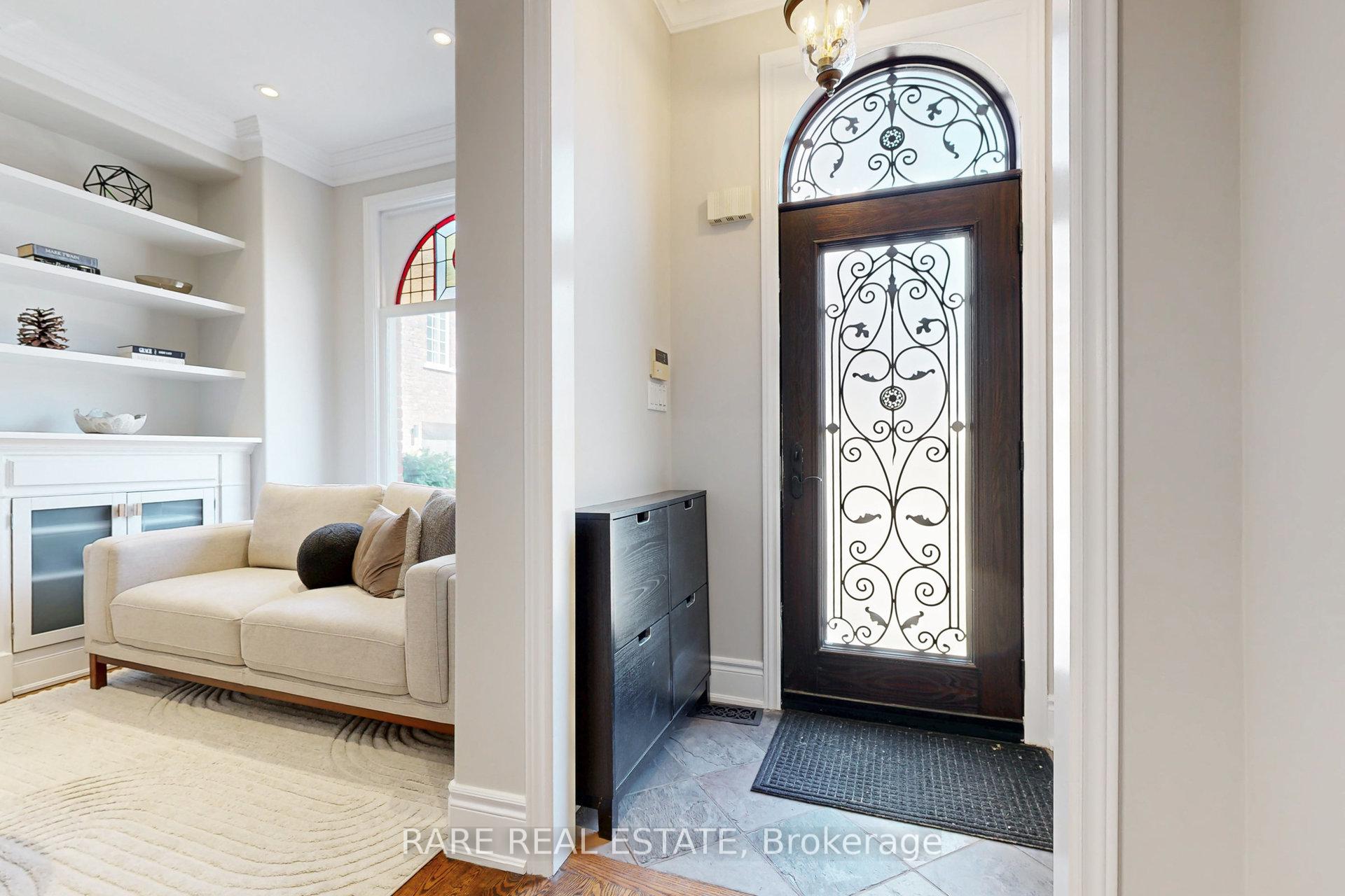 Photo 6 of 130 Edgewood Avenue, Toronto, Woodbine Corridor — HOMEH