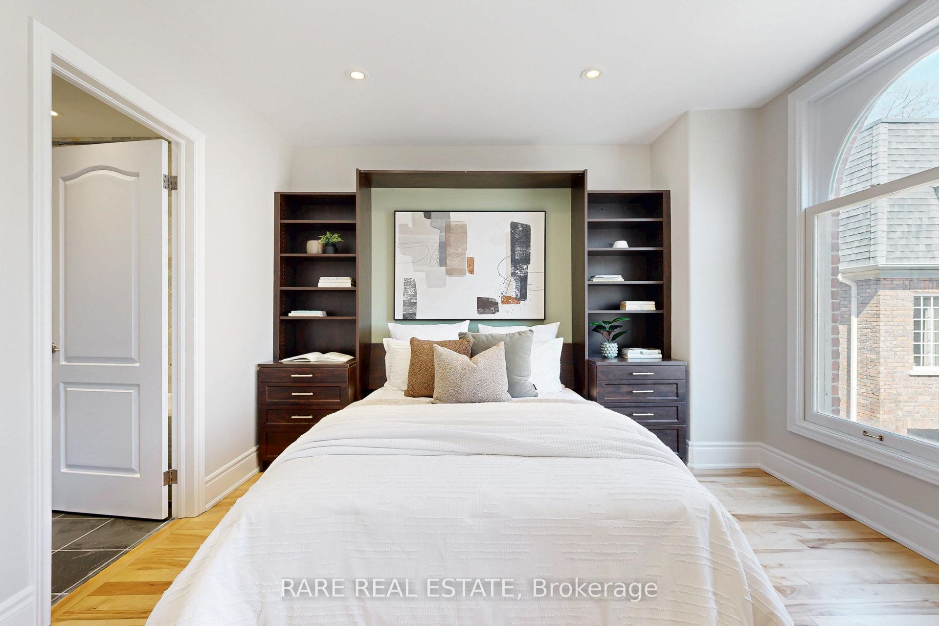 Photo 17 of 130 Edgewood Avenue, Toronto, Woodbine Corridor — HOMEH