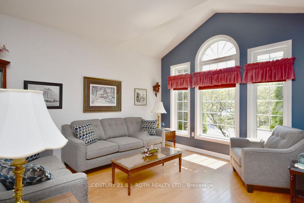 Photo 6 of 263 Dock Road, Barrie, Innis-Shore — HOMEH