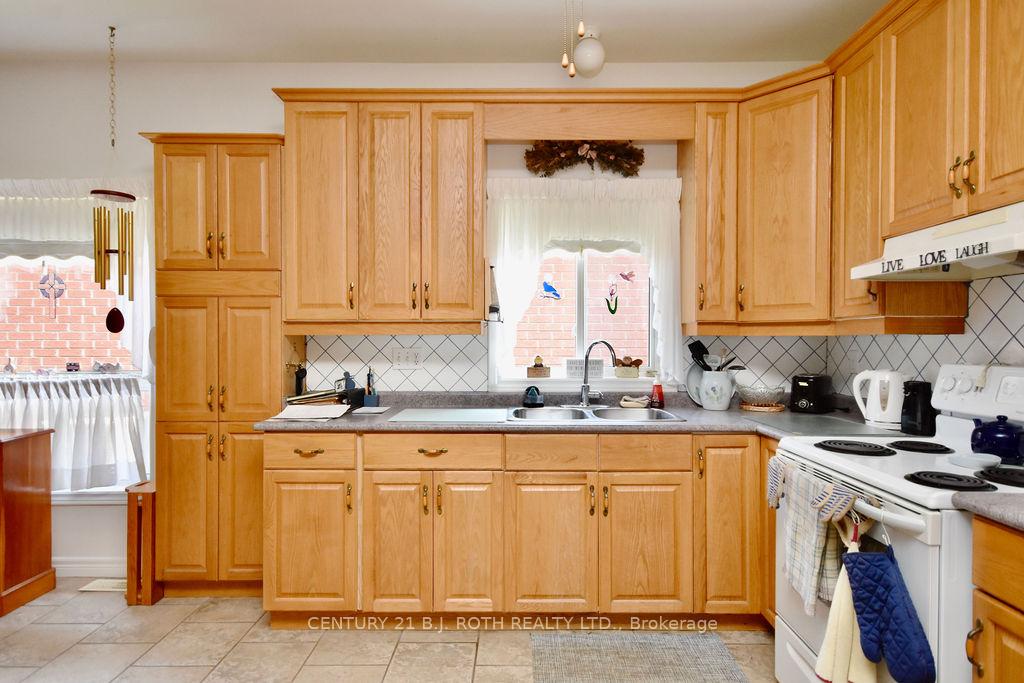 Photo 12 of 263 Dock Road, Barrie, Innis-Shore — HOMEH