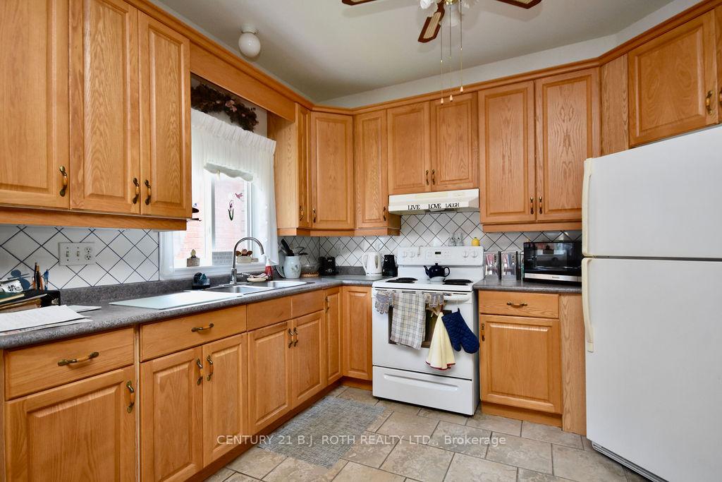 Photo 15 of 263 Dock Road, Barrie, Innis-Shore — HOMEH