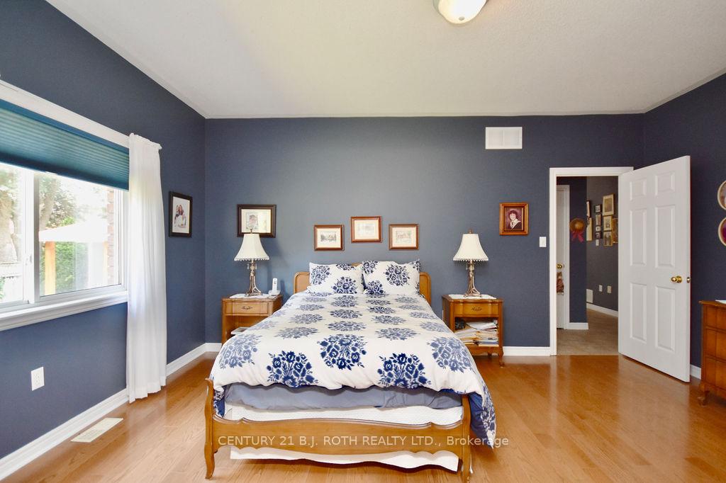 Photo 11 of 263 Dock Road, Barrie, Innis-Shore — HOMEH