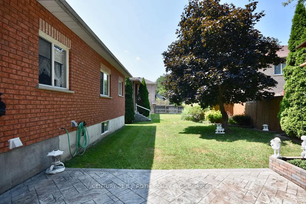 Photo 30 of 263 Dock Road, Barrie, Innis-Shore — HOMEH