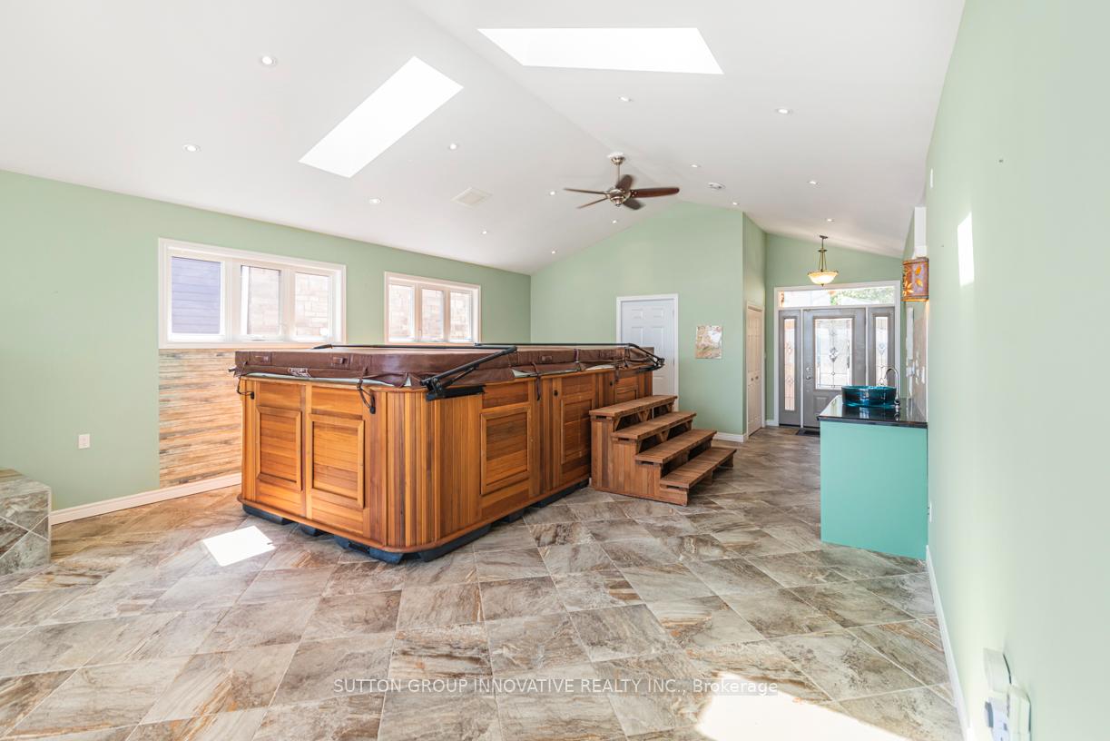 Photo 11 of 38 Lakeside Drive, Grimsby, Grimsby Beach — HOMEH