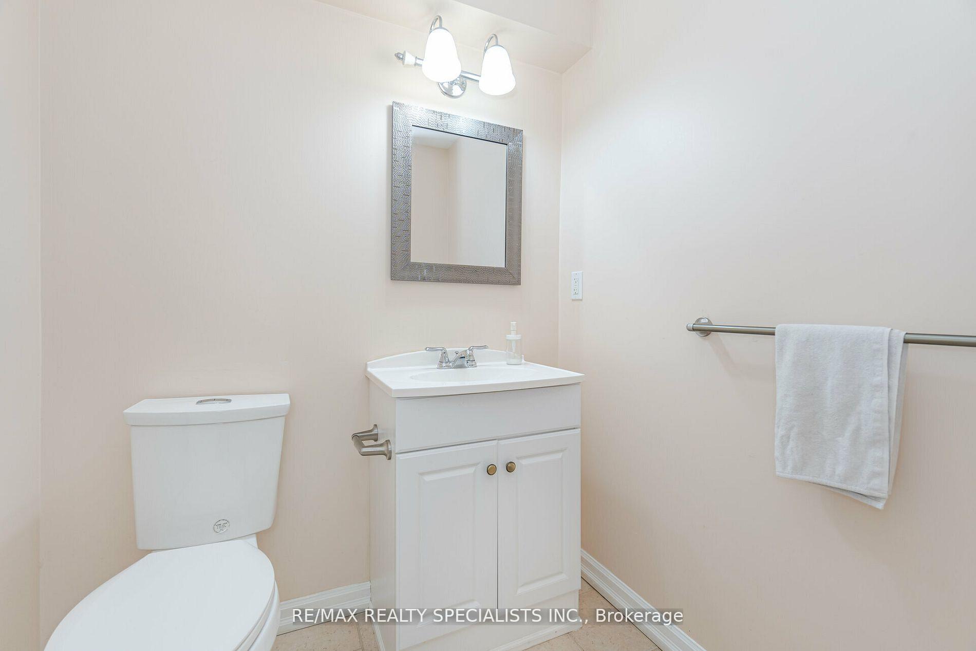 Photo 14 of 59 Decourcy-Ireland Circle, Ajax, Northeast Ajax — HOMEH