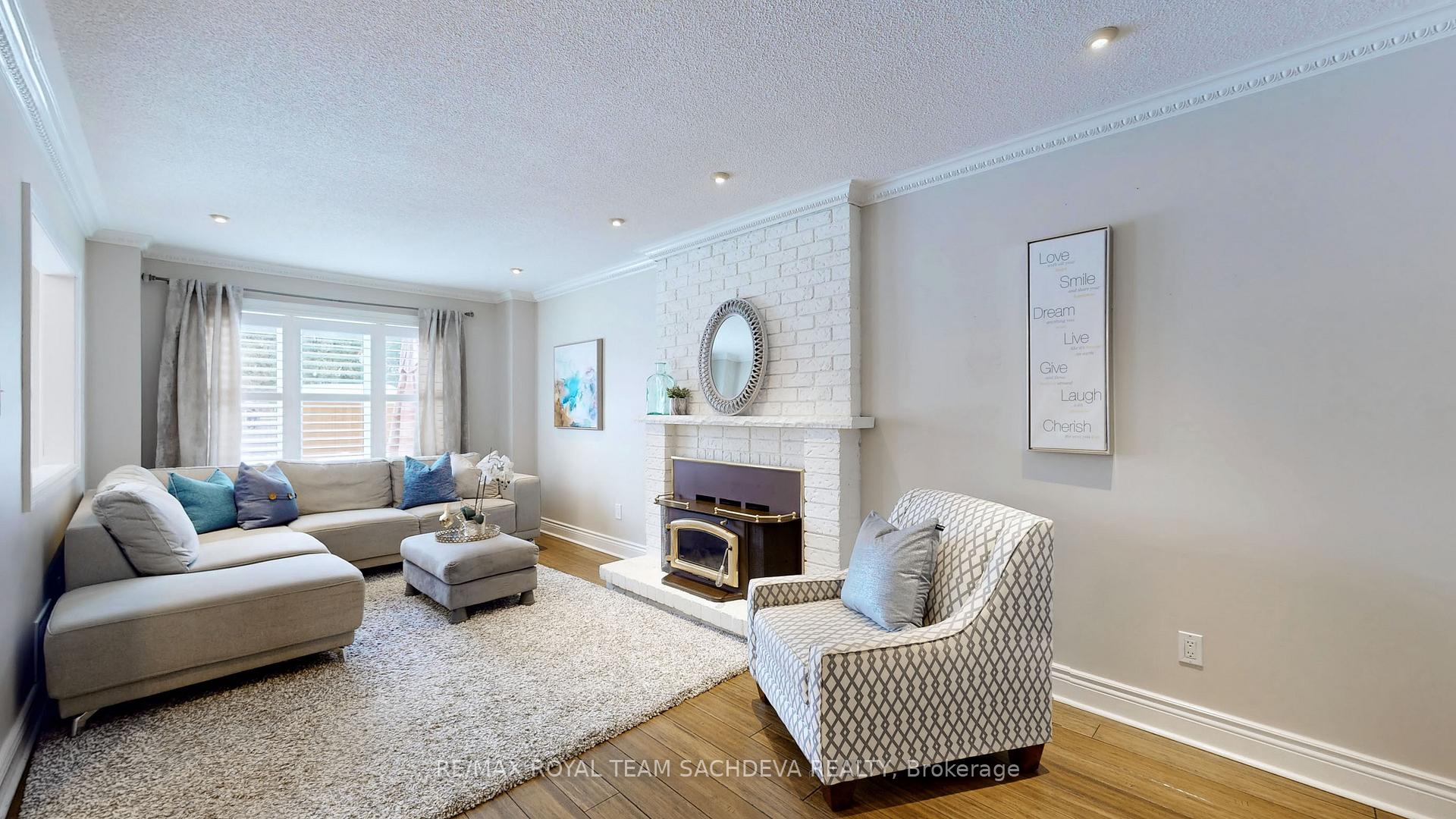 Photo 7 of 16 Wicks Drive, Ajax, Central — HOMEH