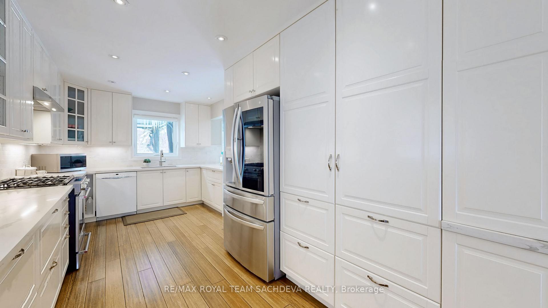 Photo 13 of 16 Wicks Drive, Ajax, Central — HOMEH