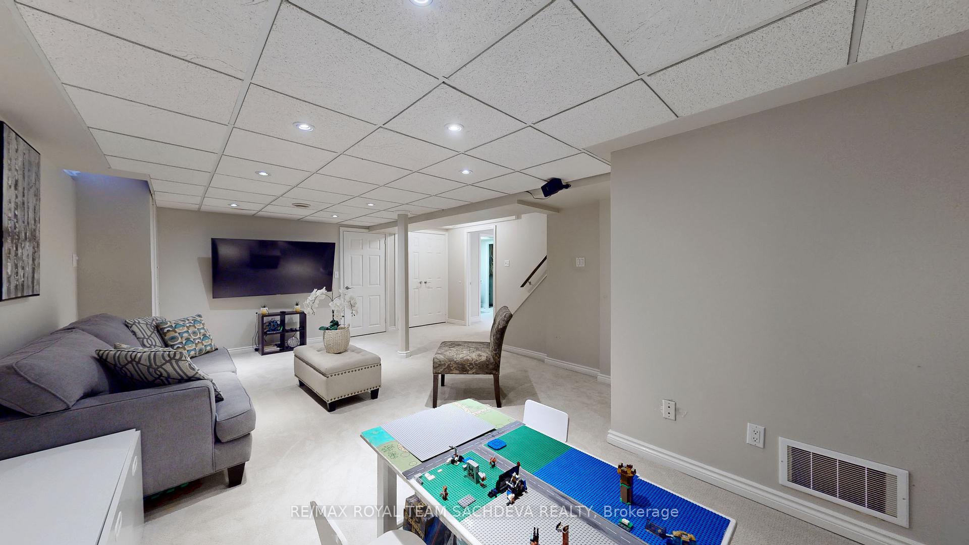 Photo 34 of 16 Wicks Drive, Ajax, Central — HOMEH
