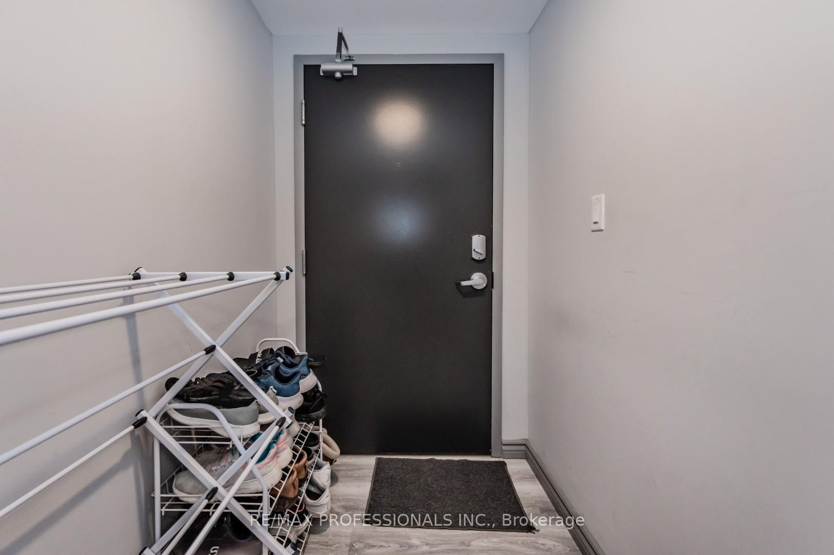 Photo 2 of Unit B616, 275 Larch Street, Waterloo, Lakeshore Village — HOMEH