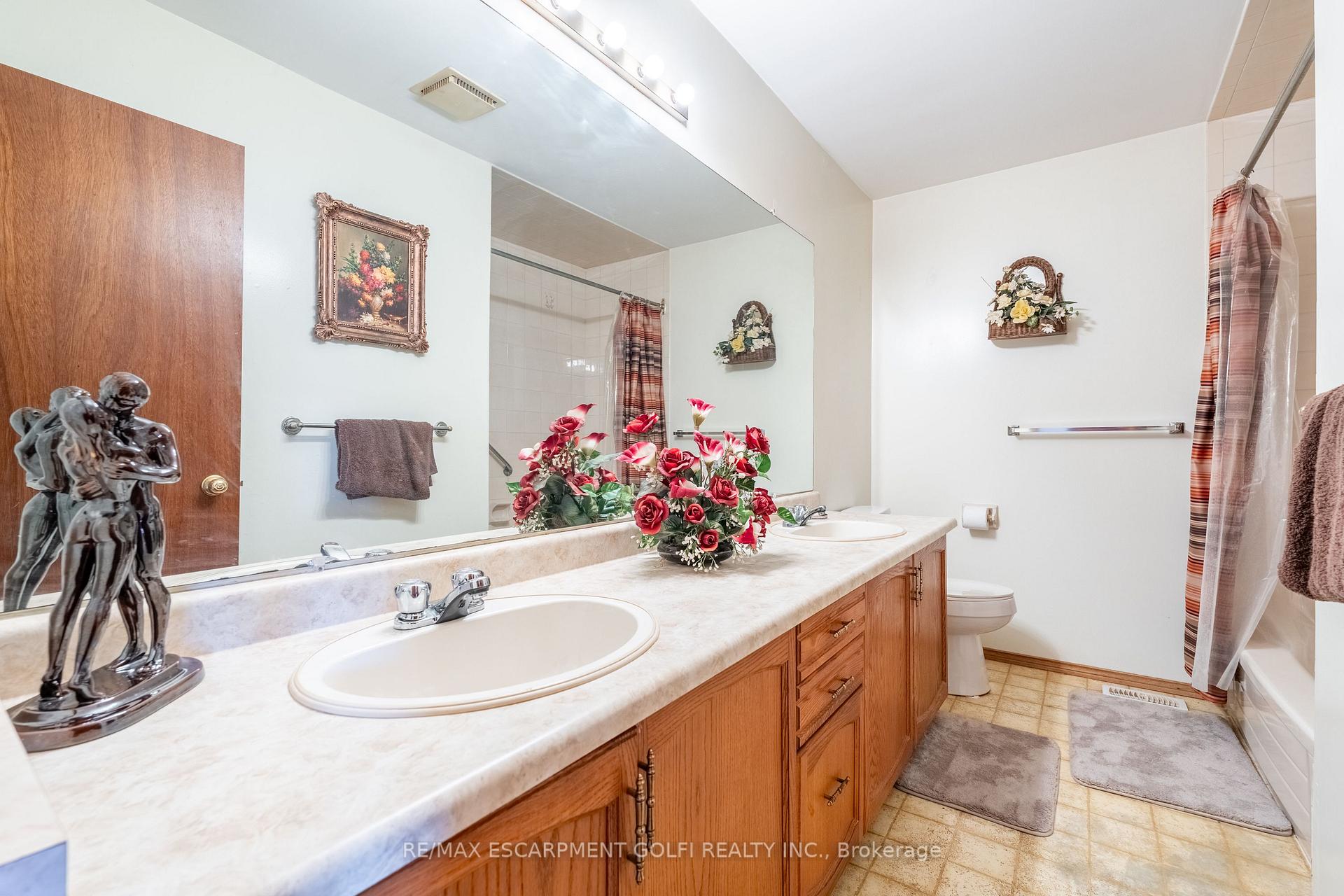 Photo 13 of 46 Mark Place, Hamilton, Rushdale — HOMEH