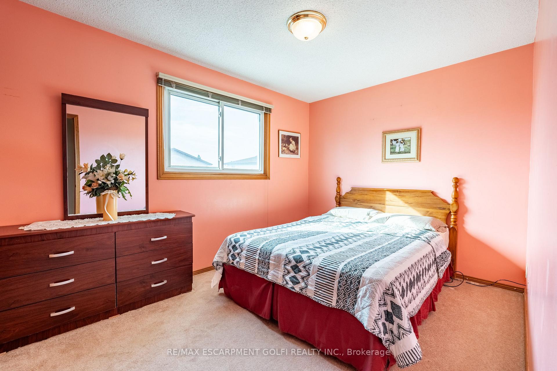 Photo 16 of 46 Mark Place, Hamilton, Rushdale — HOMEH