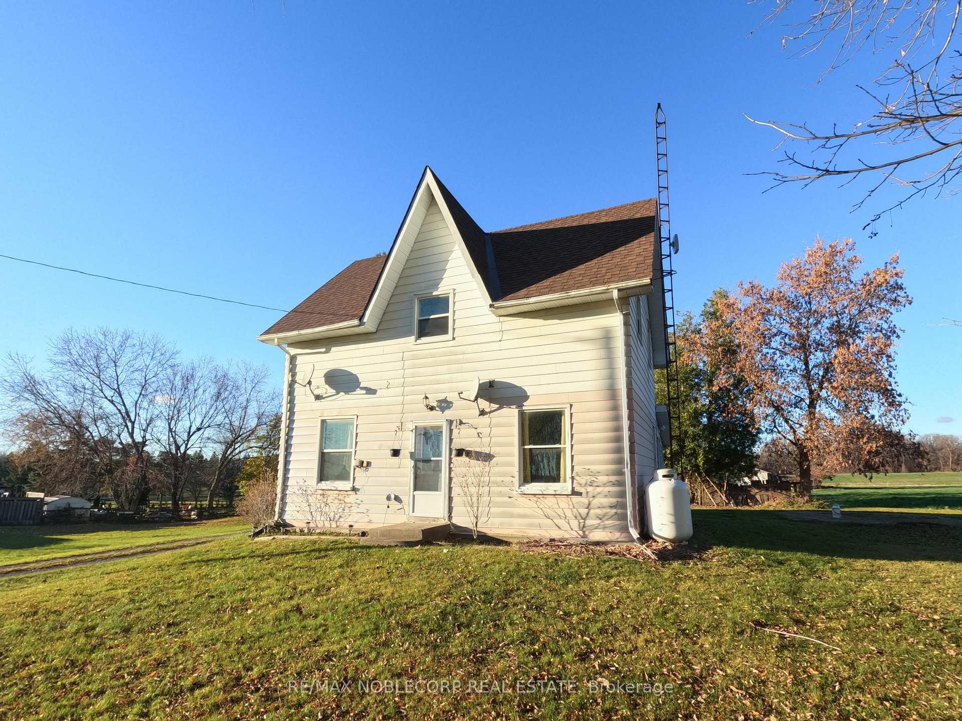 Photo 7 of 6458 9th Line S, New Tecumseth, Beeton — HOMEH