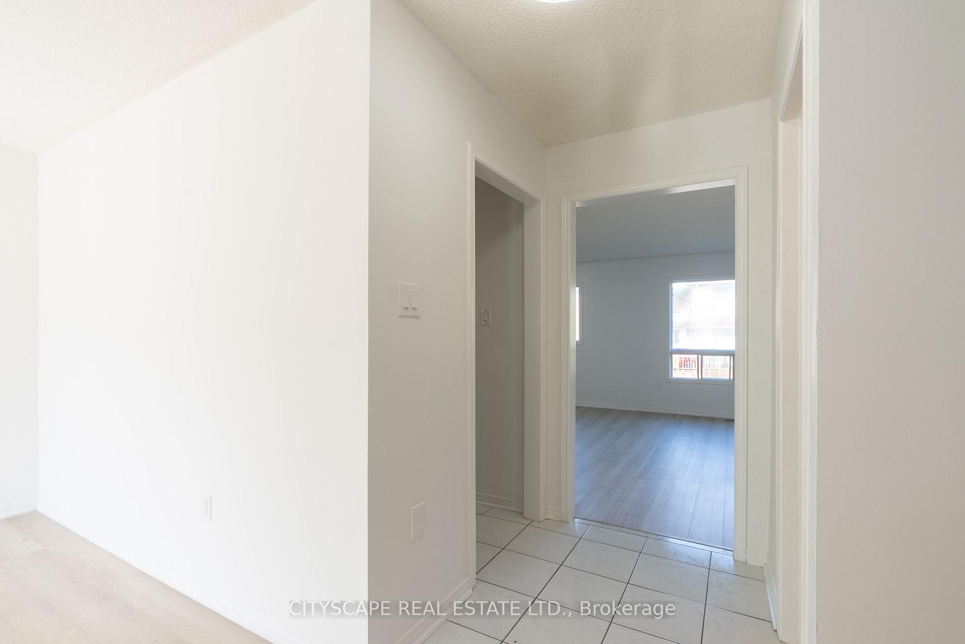Photo 37 of 7 Dino Court, Brampton, Fletcher's Creek South — HOMEH