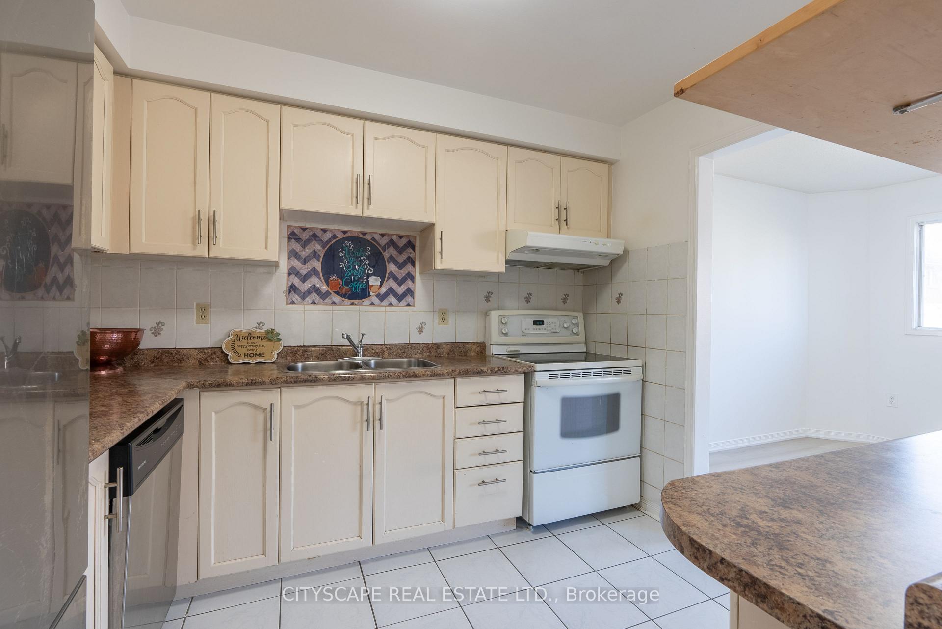 Photo 20 of 7 Dino Court, Brampton, Fletcher's Creek South — HOMEH