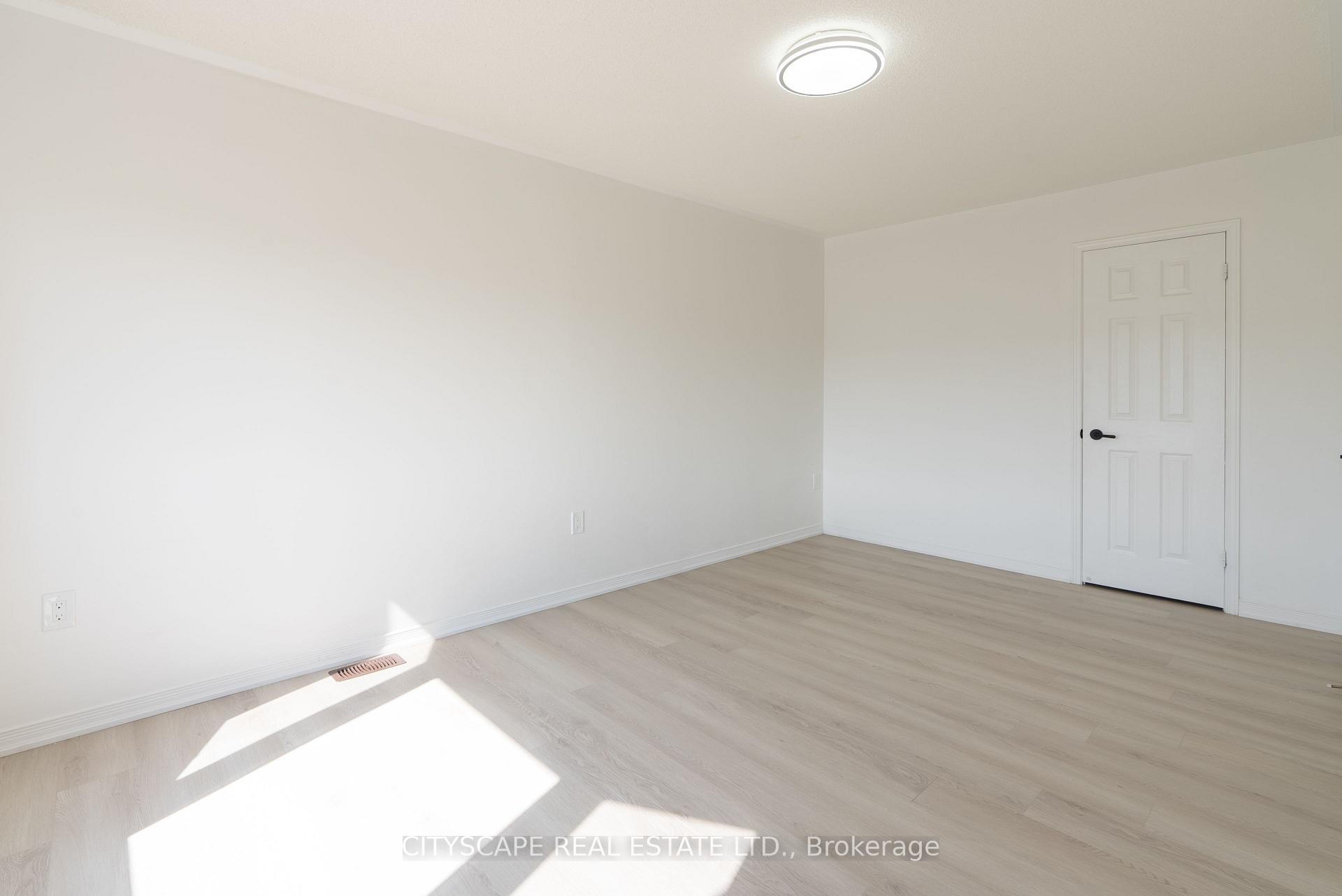Photo 12 of 7 Dino Court, Brampton, Fletcher's Creek South — HOMEH