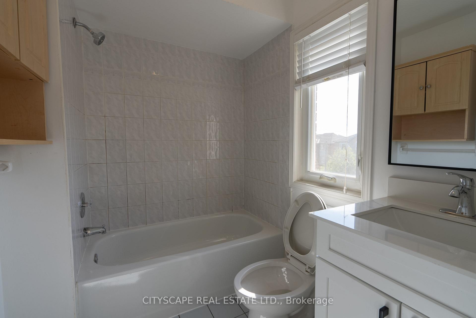 Photo 16 of 7 Dino Court, Brampton, Fletcher's Creek South — HOMEH