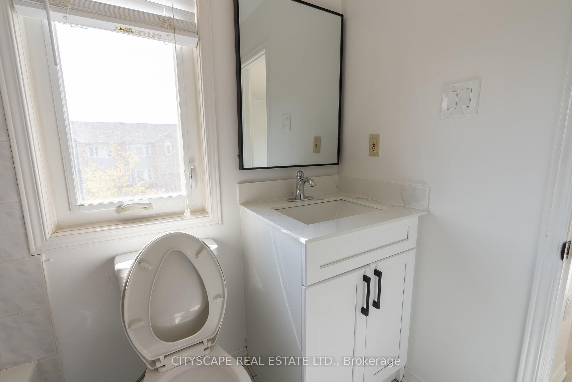 Photo 13 of 7 Dino Court, Brampton, Fletcher's Creek South — HOMEH