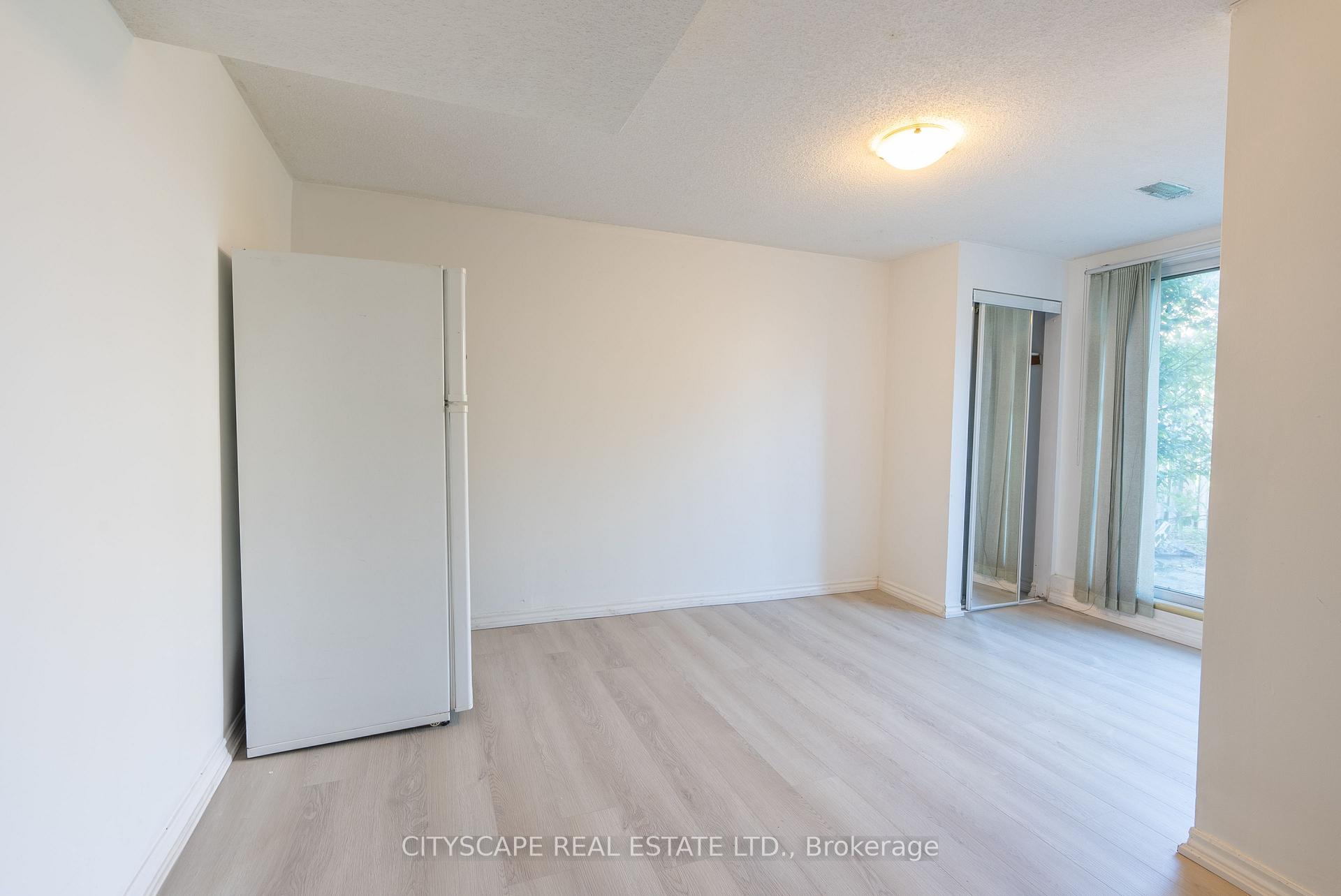 Photo 34 of 7 Dino Court, Brampton, Fletcher's Creek South — HOMEH