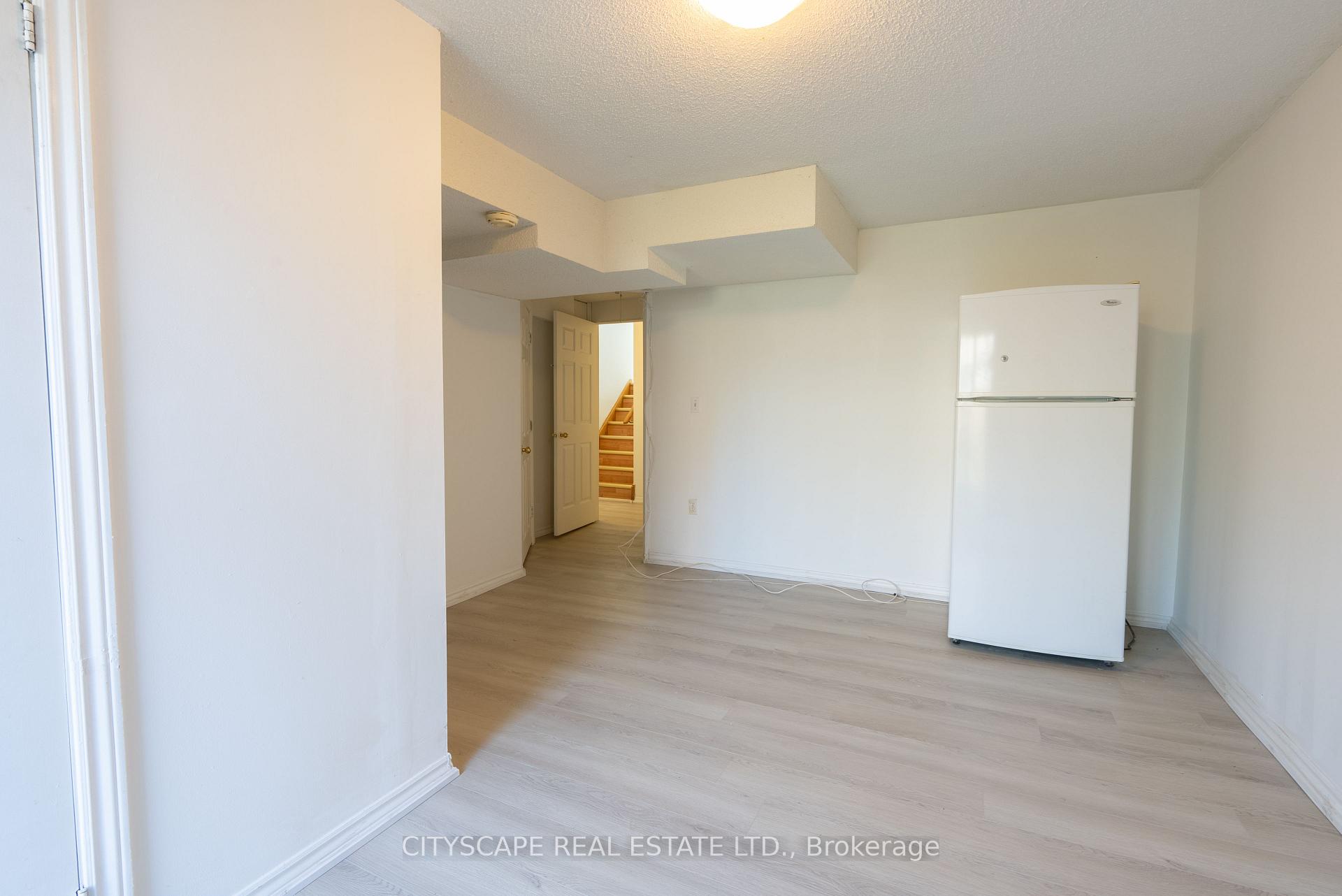 Photo 30 of 7 Dino Court, Brampton, Fletcher's Creek South — HOMEH