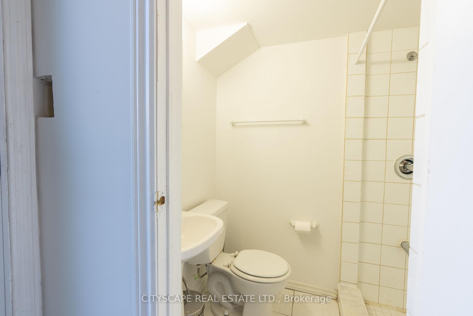 Photo 39 of 7 Dino Court, Brampton, Fletcher's Creek South — HOMEH