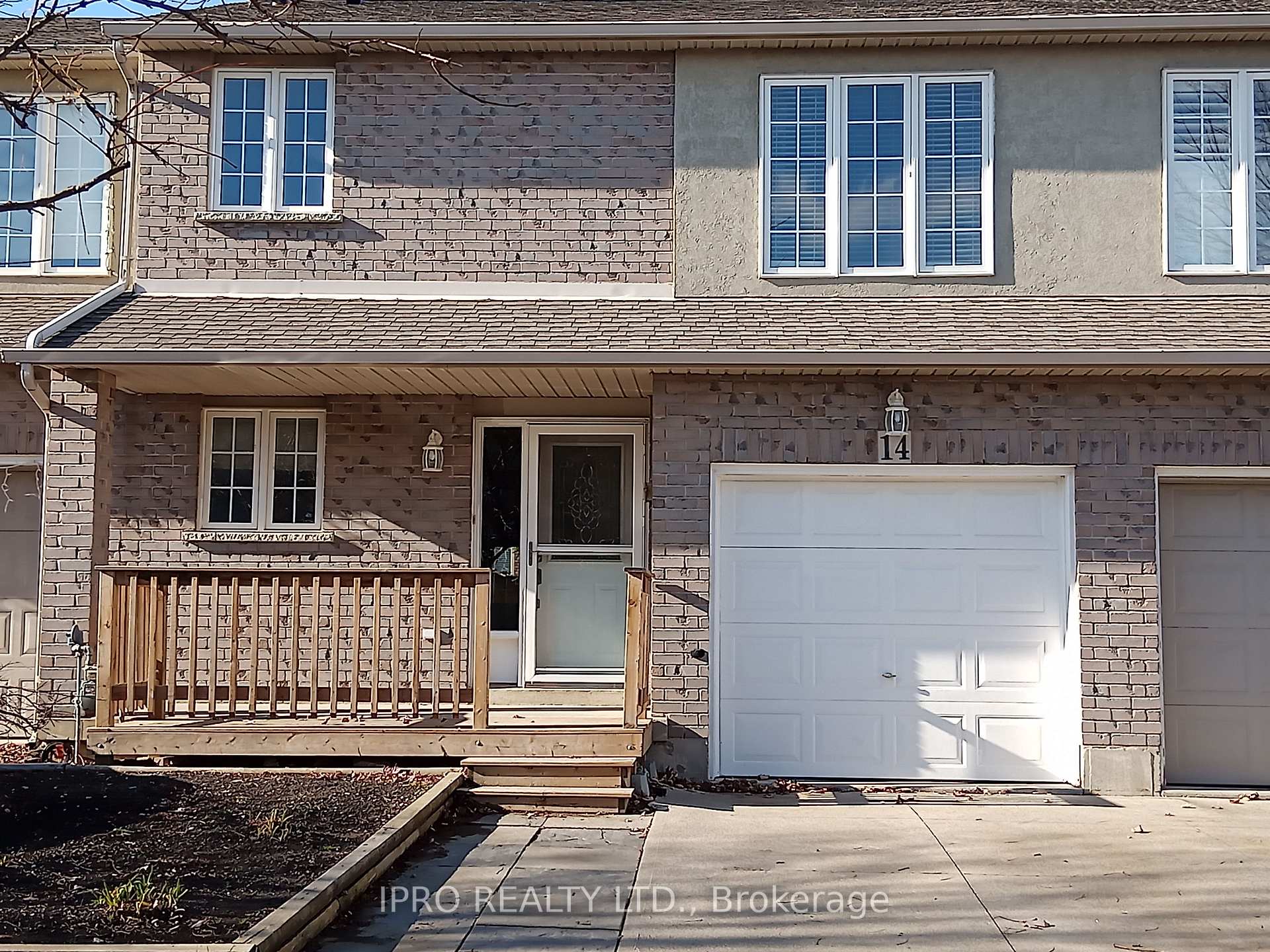 Photo 1 of 14 Archer Way, Hamilton, Rural Glanbrook — HOMEH